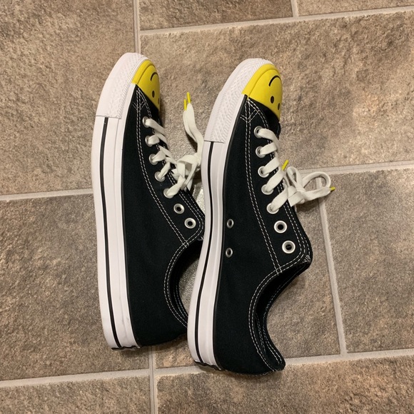Converse All Star Low Chuck Taylor Smiley Face - Picture 5 of 7